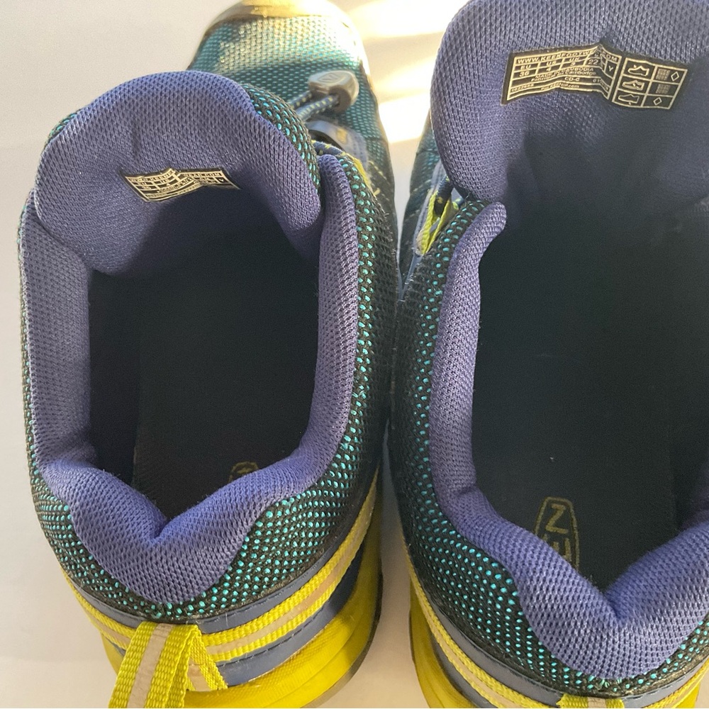 VGUC Keen Trail Shoes - Big Kid Sz 4 - Picture 6 of 8